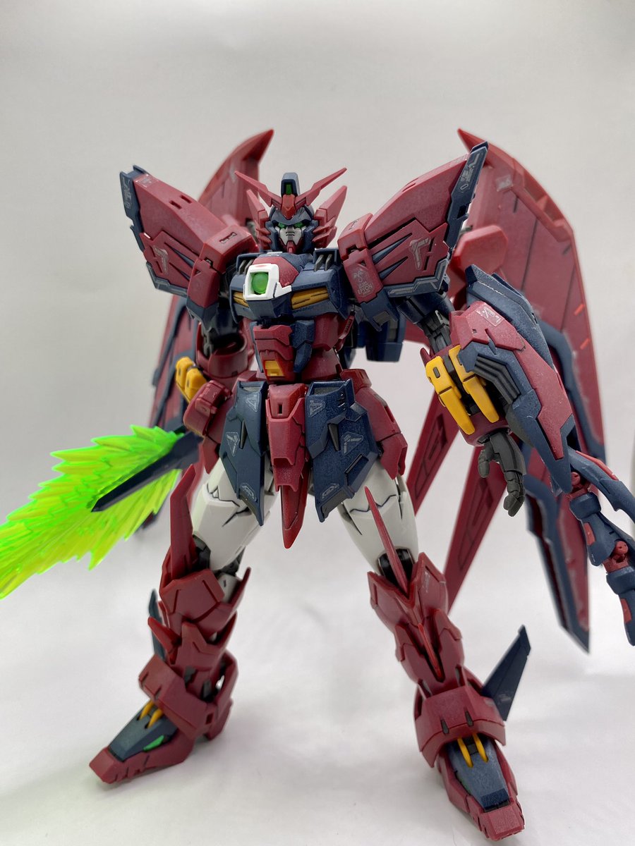 Bo2Batoope42's tweet photo. 久しぶり投稿。
撮り溜めた作品です！
RG ガンダムエピオン
店頭でもよく見かけますが、めちゃ���ちゃいいよ！
エピオンのかっこよさがRGでより増してますね。
#ガンプラ #ガンダムエピオン
#ガンダム好き #ガンプラ好き https://t.co/pIEwrzl5v9