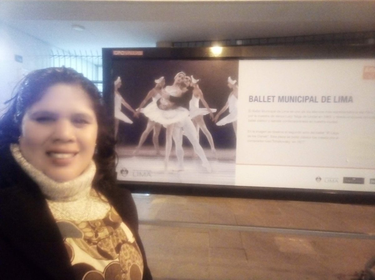 Arte y cultura

Un día  paseando por el centro de Lima, entre el periodismo y la vida cultural.