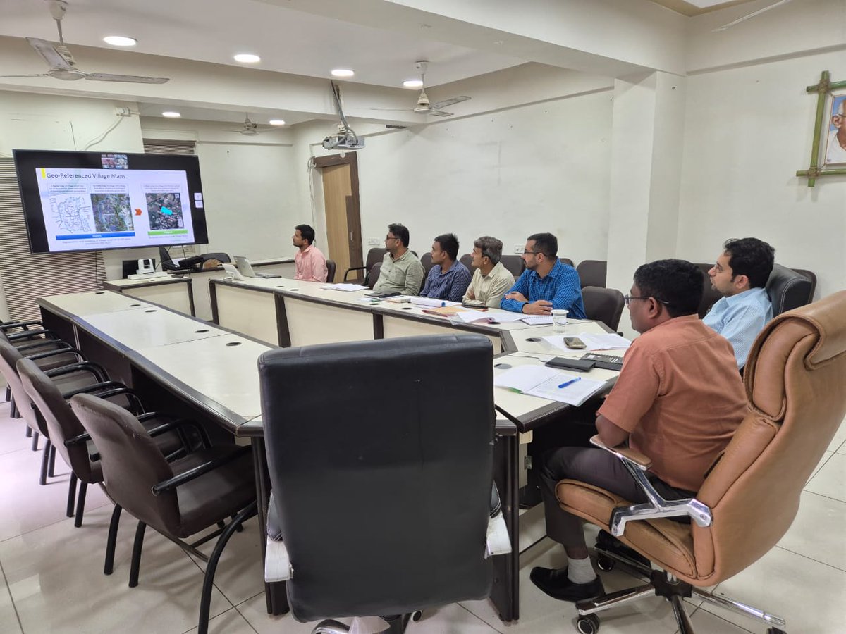 CollectorDahod's tweet image. માન.મુખ્ય સચિવશ્રીના અધ્યક્ષસ્થાને એગ્રીસ્ટેક - ડિજિટલ ક્રોપ સર્વે અંતર્ગત યોજાયેલ વિડીયો કોન્ફરન્સમાં હાજરી આપી સૂચનો મેળવ્યા. @CMOGuj @revenuegujarat