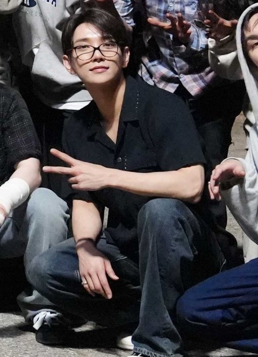 hjsbase's tweet photo. specs joshua is really something.... https://t.co/cioc14Vlv8