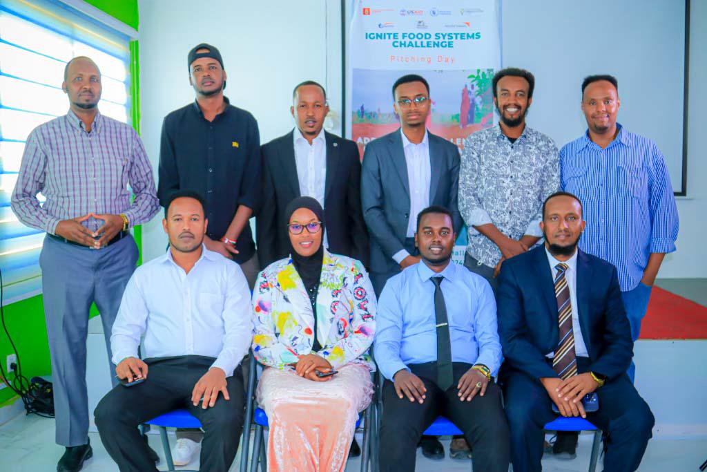 WVSomalia's tweet photo. Shoutout to the pitchers who joined us from Hargeisa for the #IgniteFoodSystems Challenge! Your inspiring solutions to food systems challenges captivated both the jury and the wider audience, showcasing the incredible potential of young local talent in transforming #foodsystems. https://t.co/VhfGpBLcAT