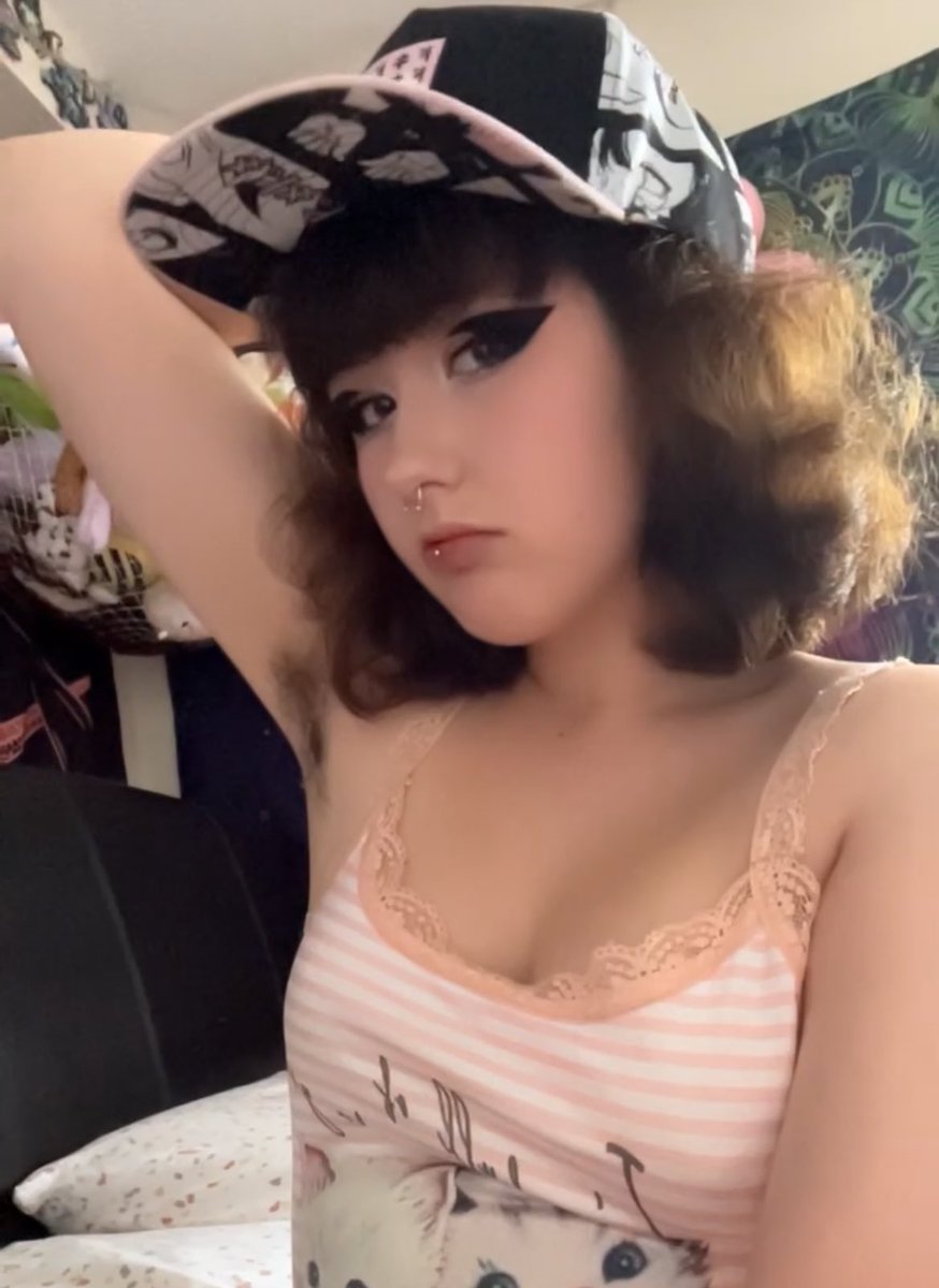piddlypup's tweet photo. Dumb gooner bitch shows you her pits, wyd next lol https://t.co/r5ezDVvX4D