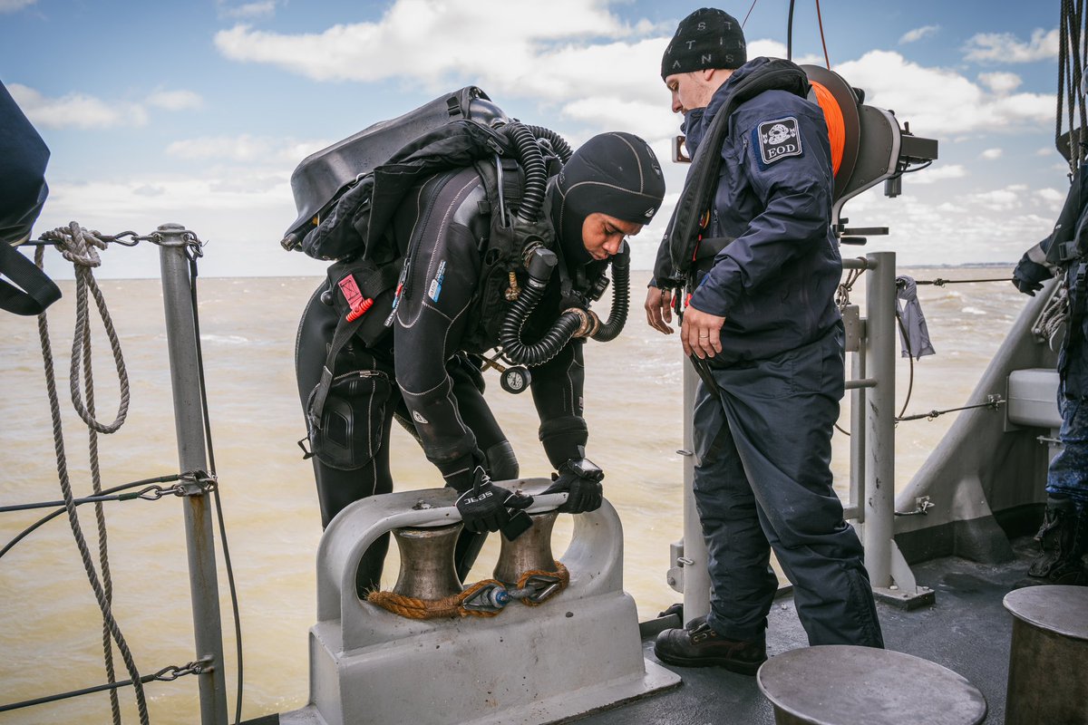 kon_marine's tweet photo. https://t.co/JJ5CCX3Kc5. Willemstad, duikvaartuig Hydra en de Defensie Duikgroep speurden 10 dagen naar zeemijnen tijdens de Belgisch-Nederlandse oefening #SandyCoast. Vandaag eindigt de oefening en zet de Willemstad koers richting SNMCMG1 👉 https://t.co/TqYylXs8SN https://t.co/cVmnbVlG29
