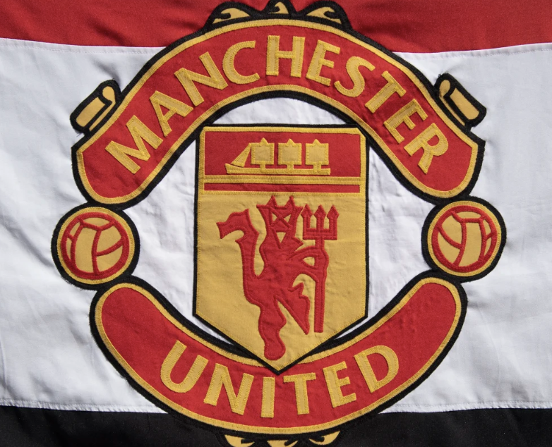 DeadlineDayLive's tweet photo. 🚨 Manchester United have reported a net loss of over £113.2M for the 2023/24 financial year. 📉

(Source: @ManUtd) https://t.co/Z1ohkp13XD