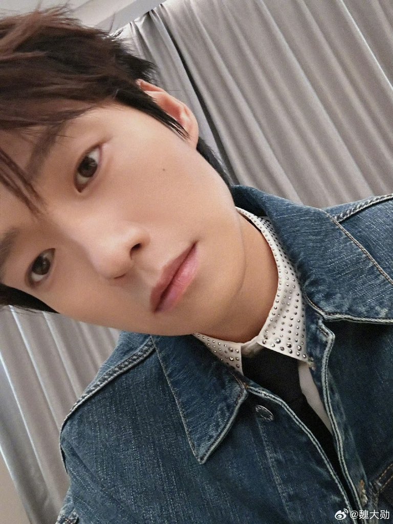#WeiDaxun shares new snap
