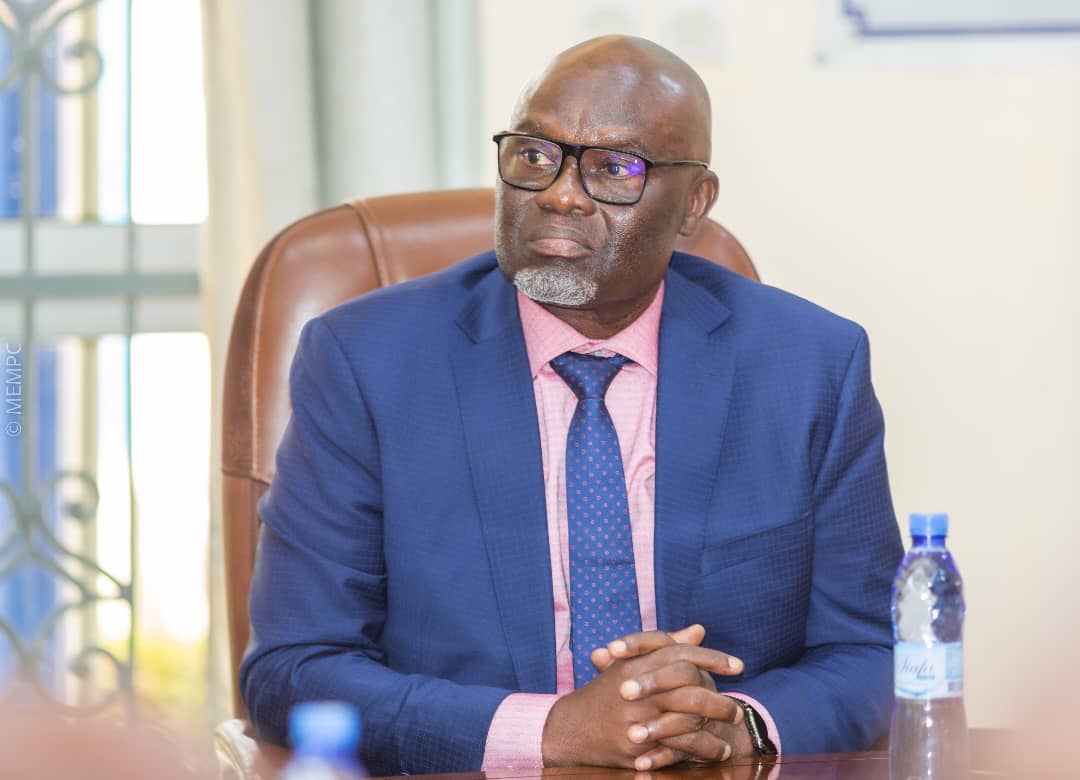 Le Min. de l'Économie Maritime, Richard Kangbeni, a rencontré ce vendredi le HCM et la Préfecture Maritime. Remerciant le Chef de l'État pour sa confiance, il s'engage à renforcer la collaboration pour atteindre les objectifs fixés. 🌊🤝 #ÉconomieMaritime #ProtectionCôtière