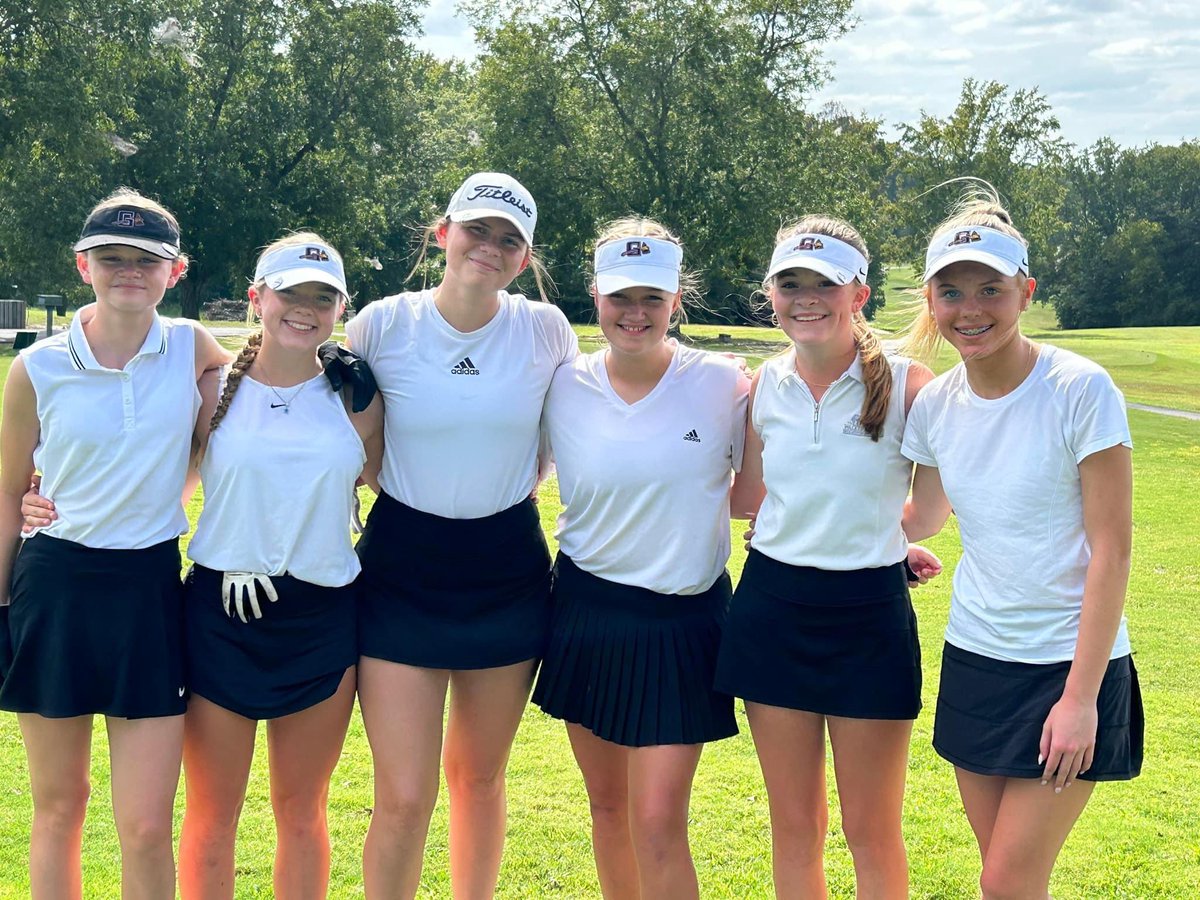 GilbertWGolf's tweet image. Last Wednesday, the Lady Indians captured their first home win at Ponderosa CC in a match vs. ALA!! Record improves to 4-0 (3-0).

Adysen Langdale - 43
Olivia Pitillo - 47
Grace McGlocklin - 56
Ansley Gresham - 57
Georgia Harmon - 59
Leyla Chavis - 61

#ChiefMentality