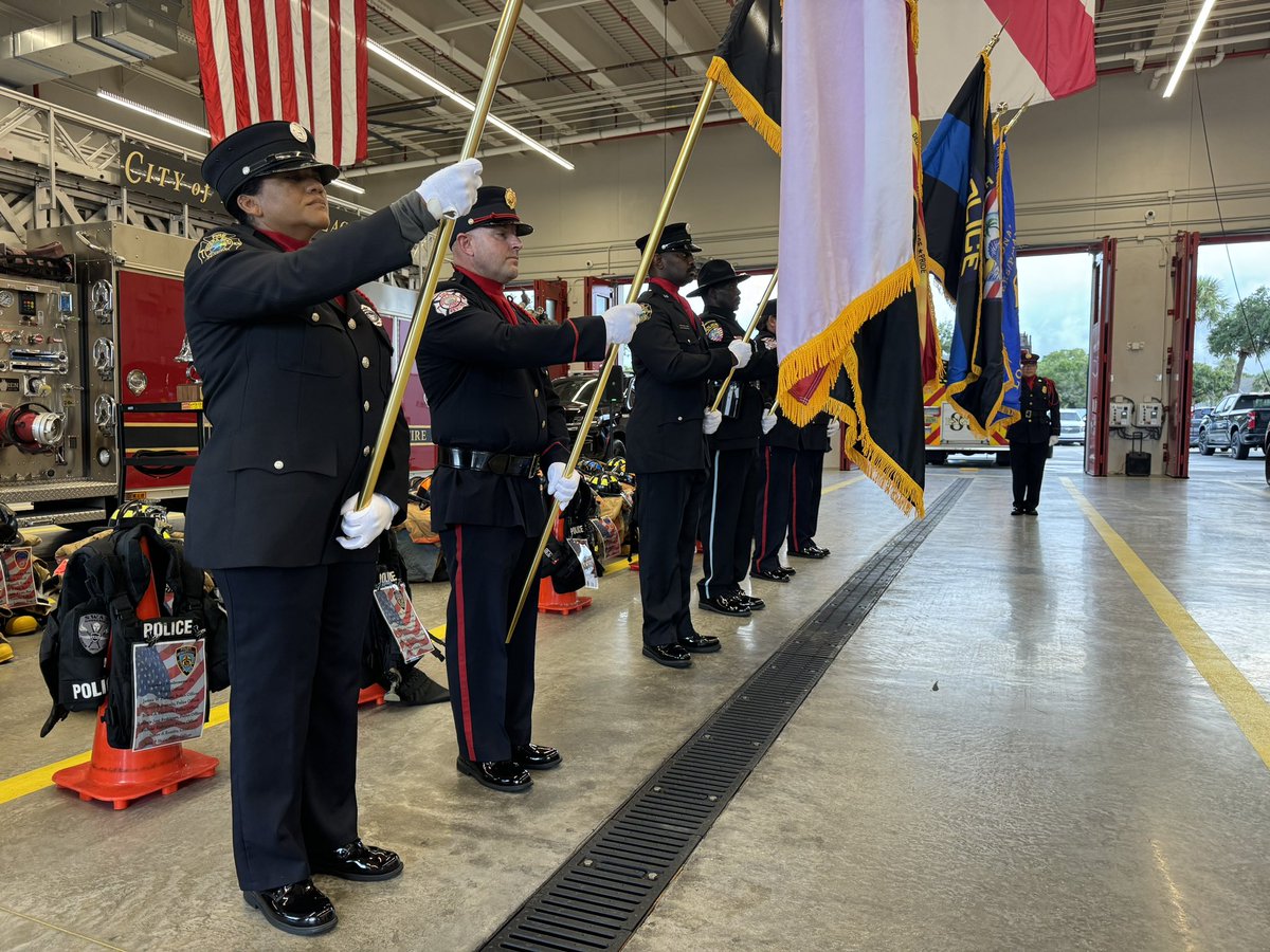 RivieraBeachPD's tweet photo. Today, we honor the memory of the heroes and victims of September 11, 2001. We reflect on the bravery of the first responders who ran toward danger to protect and save lives, and we remember the innocent lives lost on that tragic day. #NeverForget #911 #RBPD #HonorAndRemembrance https://t.co/jRqQyPu95z