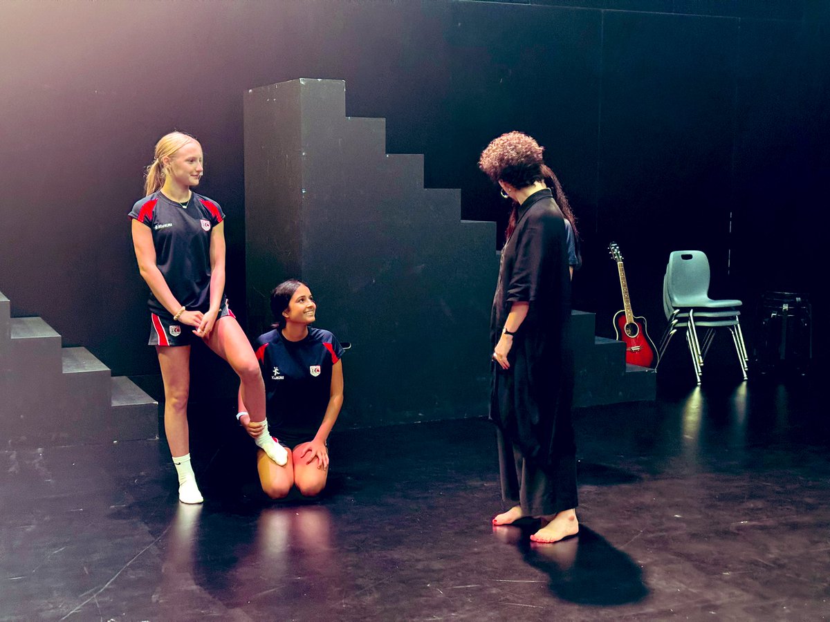Year 10 learning skills on devising, the @Team_Splendid style and approach, the strength in ensemble and the joy of being a #dramasquad 🎭 #GCSE #drama