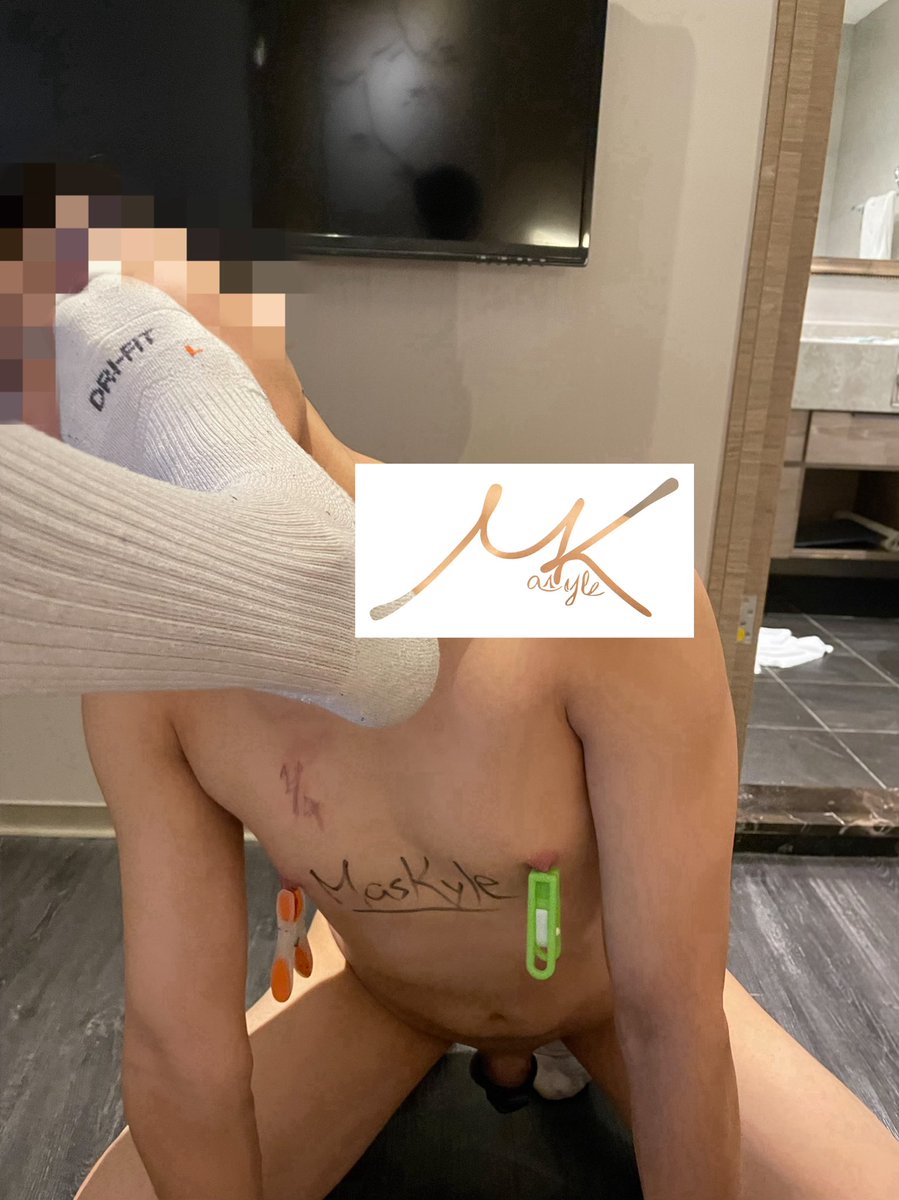 看來，我需要願意供出自己身份完全暴露自己一切給我當玩具的賤奴🐶

我沒辦法理解偷了我的照片
再用AI把浮水印移掉
還要追蹤我是什麼概念😊
白襪跟鞋子跟腳跟腿你沒有嗎？？？？？
發現一次我檢舉
發現兩次我檢舉封鎖公審
發現三次我重辦幾個帳號都會把你檢舉到你不想再辦帳號😊