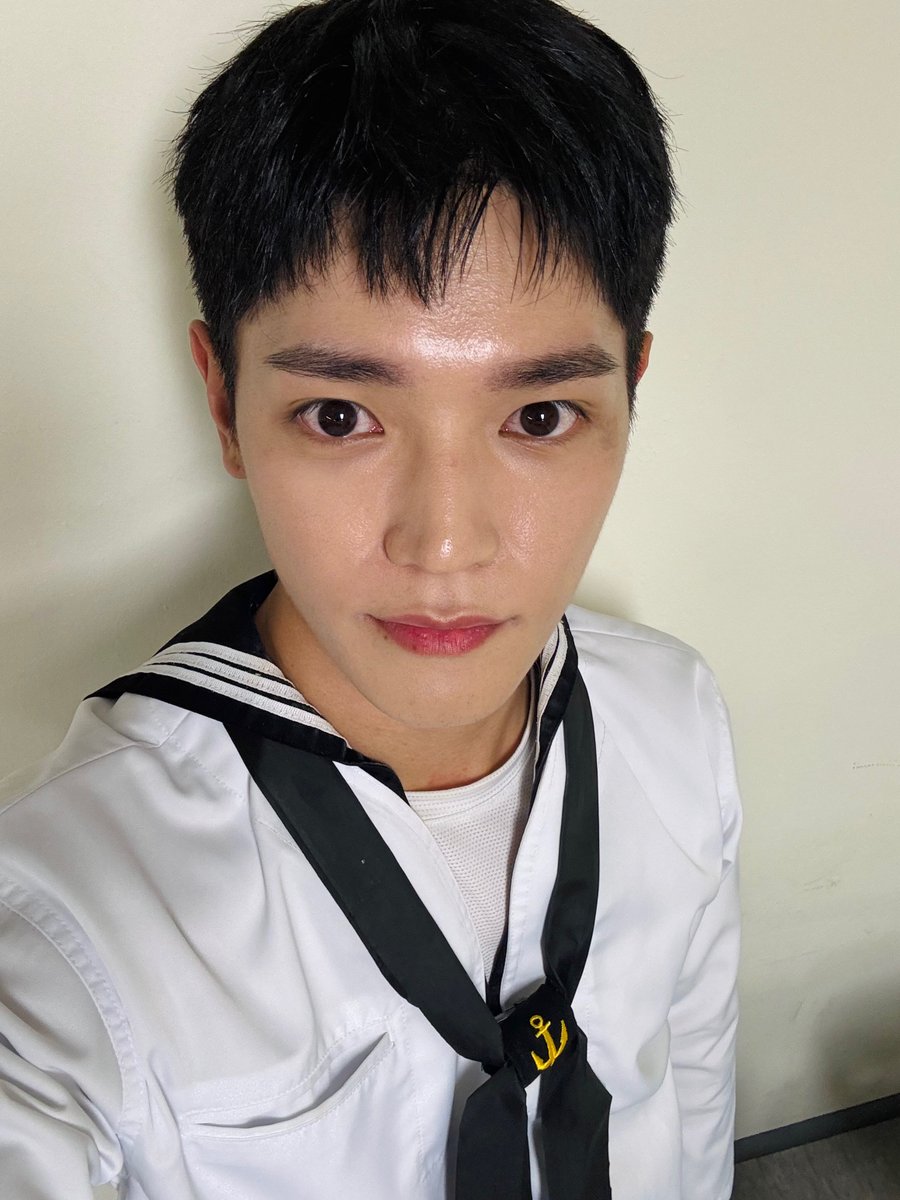 taeyongpictures's tweet photo. TAEYONG weverse update https://t.co/ZV143KlrUg
