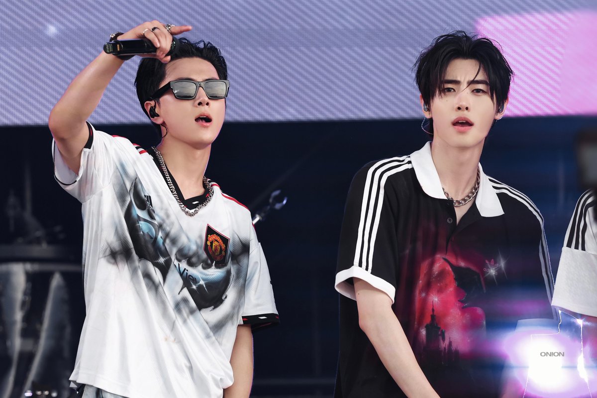 sunghoonpx's tweet image. ── a testament to the fierce spirit of rock ‘n’ roll. 🎸