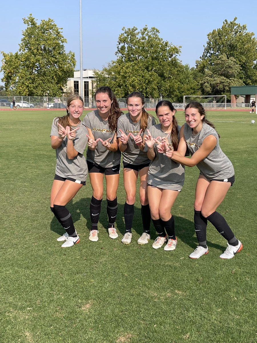 MizzouSoccer's tweet photo. Champs 🏆

Your 5 v. 5 practice winners! 💥 https://t.co/4NouIq2LFL