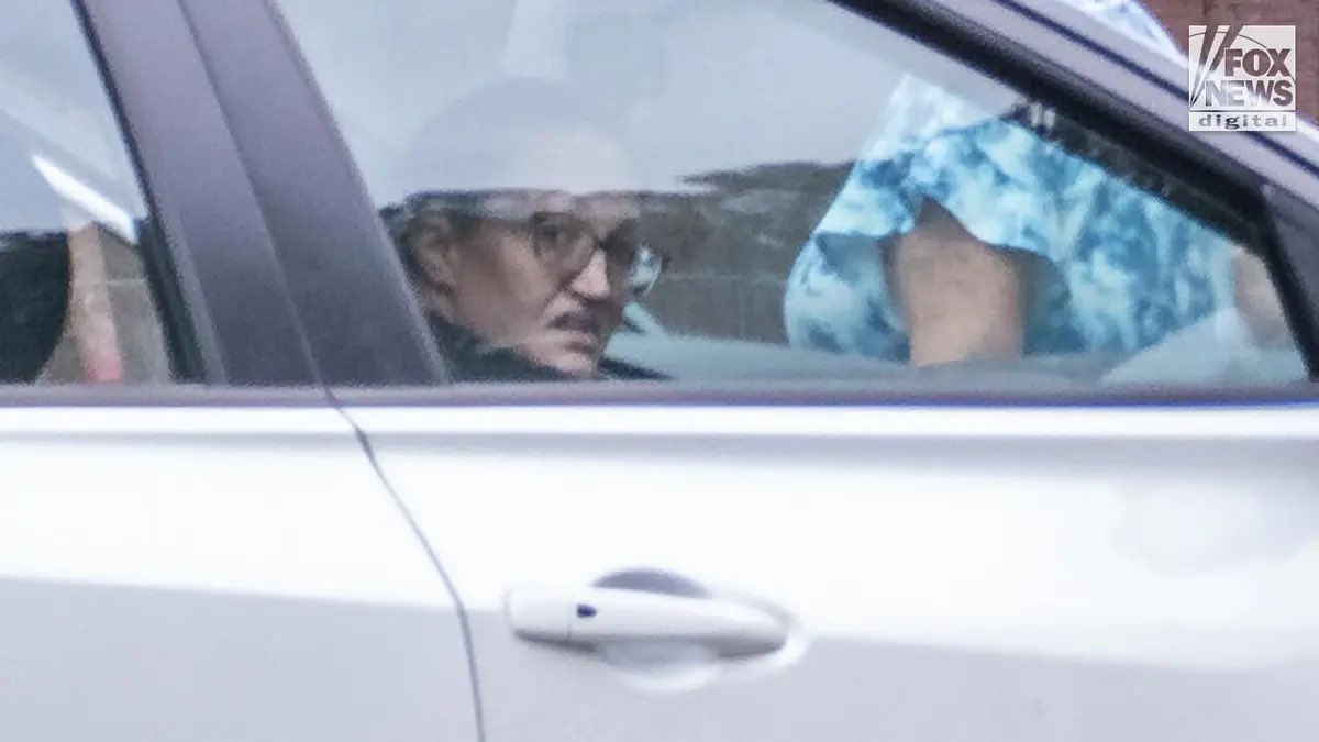 iamlegacy23's tweet image. #ColinGray also received a text from #Colt_Gray the morning of the shooting at the #Apalachee_High_School, #MarceeGray revealed. 

Marcee revealed his father received 2 text messages, one that said, "I’m sorry" and the second one "You’re not to blame for this." 

What actions did