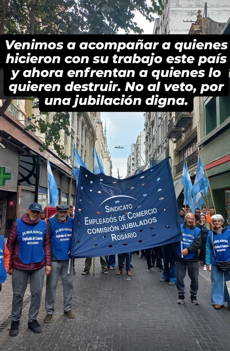 Venimos a acompañar a quienes hicieron con su trabajo este país y ahora enfrentan a quienes lo quieren destruir. No al veto, por una jubilación digna.
#NoAlVeto #AecMarcha
