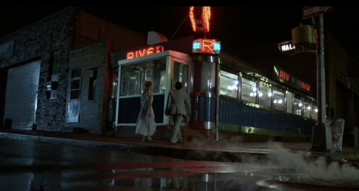 Martin Scorsese’s AFTER HOURS (1985) debuted on this day 39 years ago. Scorsese would go on to win Best Director at Cannes for this dark comedy about a man trying to return home and the unorthodox characters he meets in his misadventure. #AfterHours #Scorsese #CultClassic"