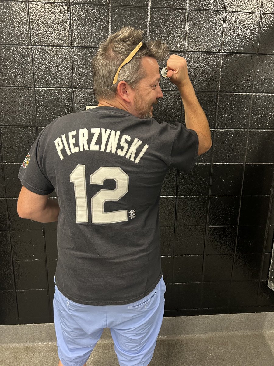 danpbell's tweet image. Last night’s ⁦@CleGuardians⁩ ⁦@whitesox⁩ game on the beloved South Side of Chicago. Another one ⁦@ajpierzynski12⁩ #theresalwaysone