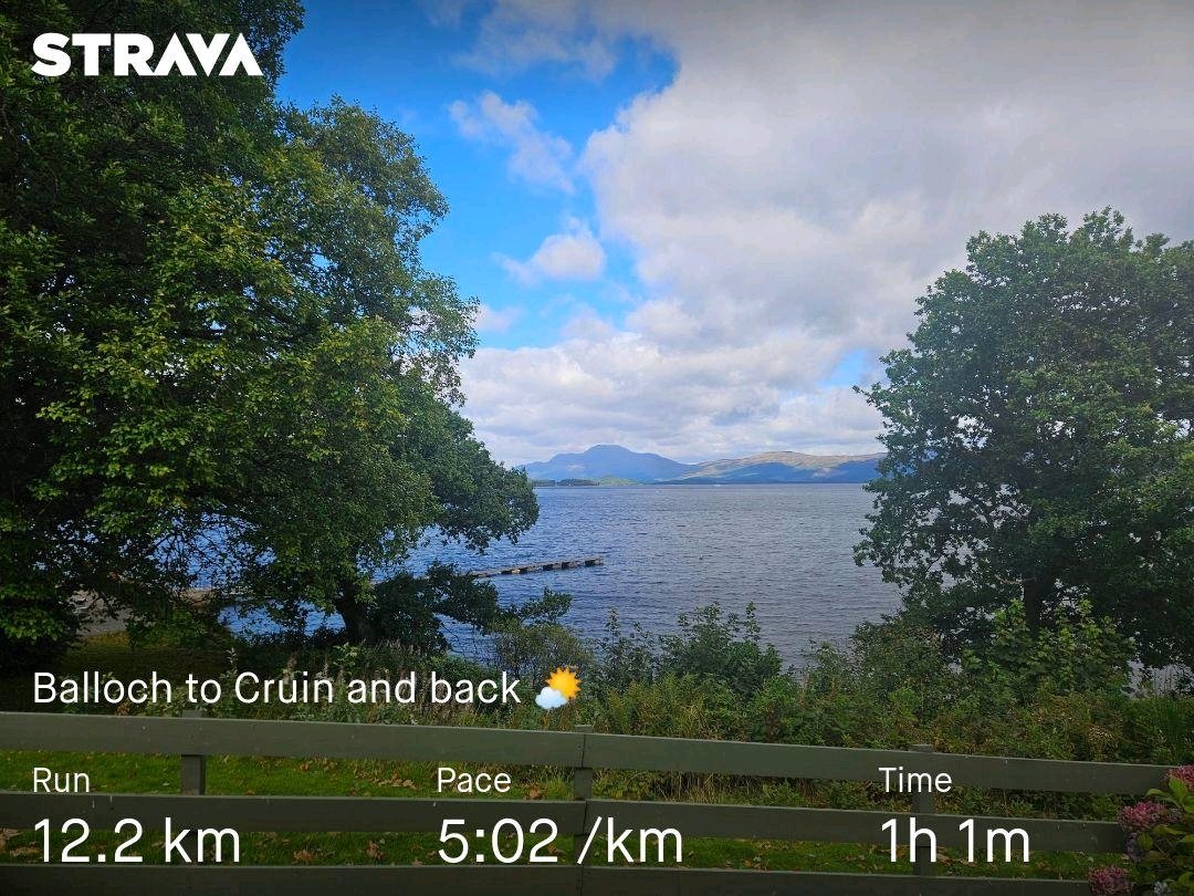 StuFreem's tweet photo. One of those runs you have to just push through to get done.
#run #running #nikerunning #scotland #lochlomond #balloch #duckbay #cameronhouse #thecruin #today #mentalhealthmatters https://t.co/wE2SaJNjzG