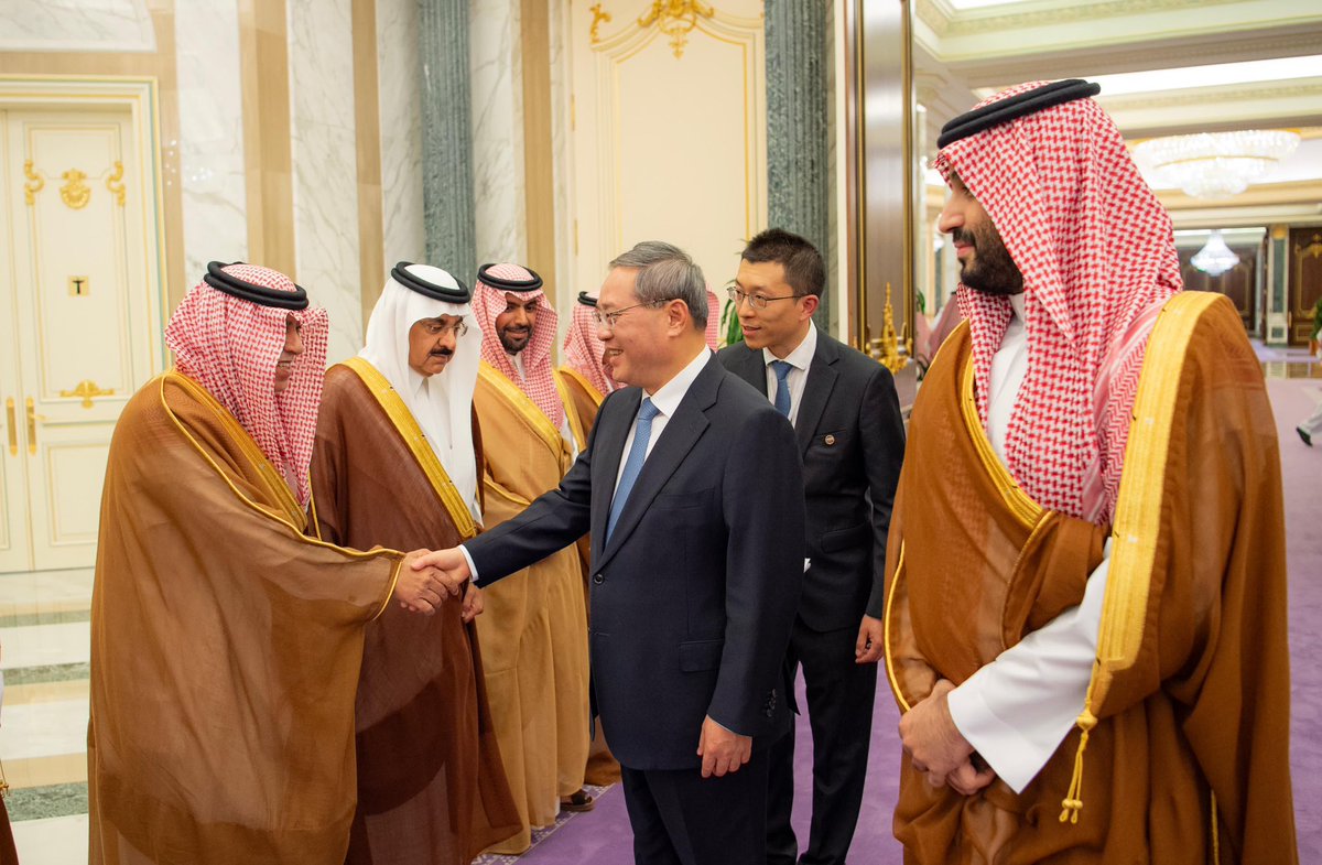 SaudiNews50's tweet photo. ولي العهد ورئيس مجلس الدولة بجمهورية الصين يعقدان جلسة مباحثات رسمية.

#الشراكة_السعودية_الصينية

- https://t.co/e6RUwMuBSu