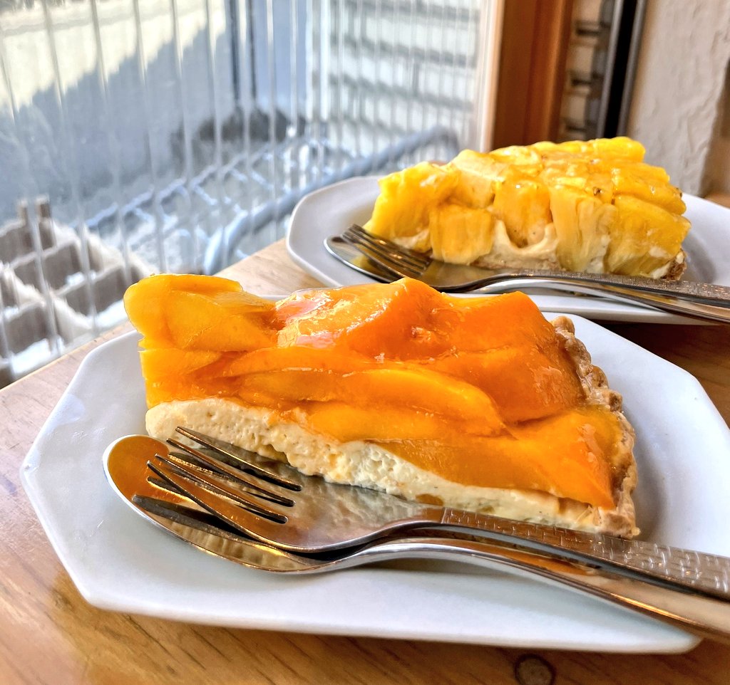 63dhOp2FXTV3bw2's tweet photo. 恵比寿にある「アムストラムグラム」
キルフェボンで修行された方のお店🍽

人生で一番美味しいフルーツタルト🥰
フルーツが甘過ぎて思わず、
「これって生のフルーツですか??」
って聞いちゃった🤭 https://t.co/IcXhE0CL5f