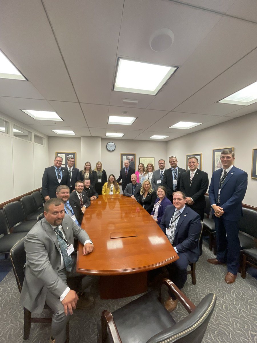 ChuckGrassley's tweet image. Met with Iowa Farm Bureau Ag Leaders to discuss Estate Tax Prop 12 International Trade &amp;amp; Crop Insurance