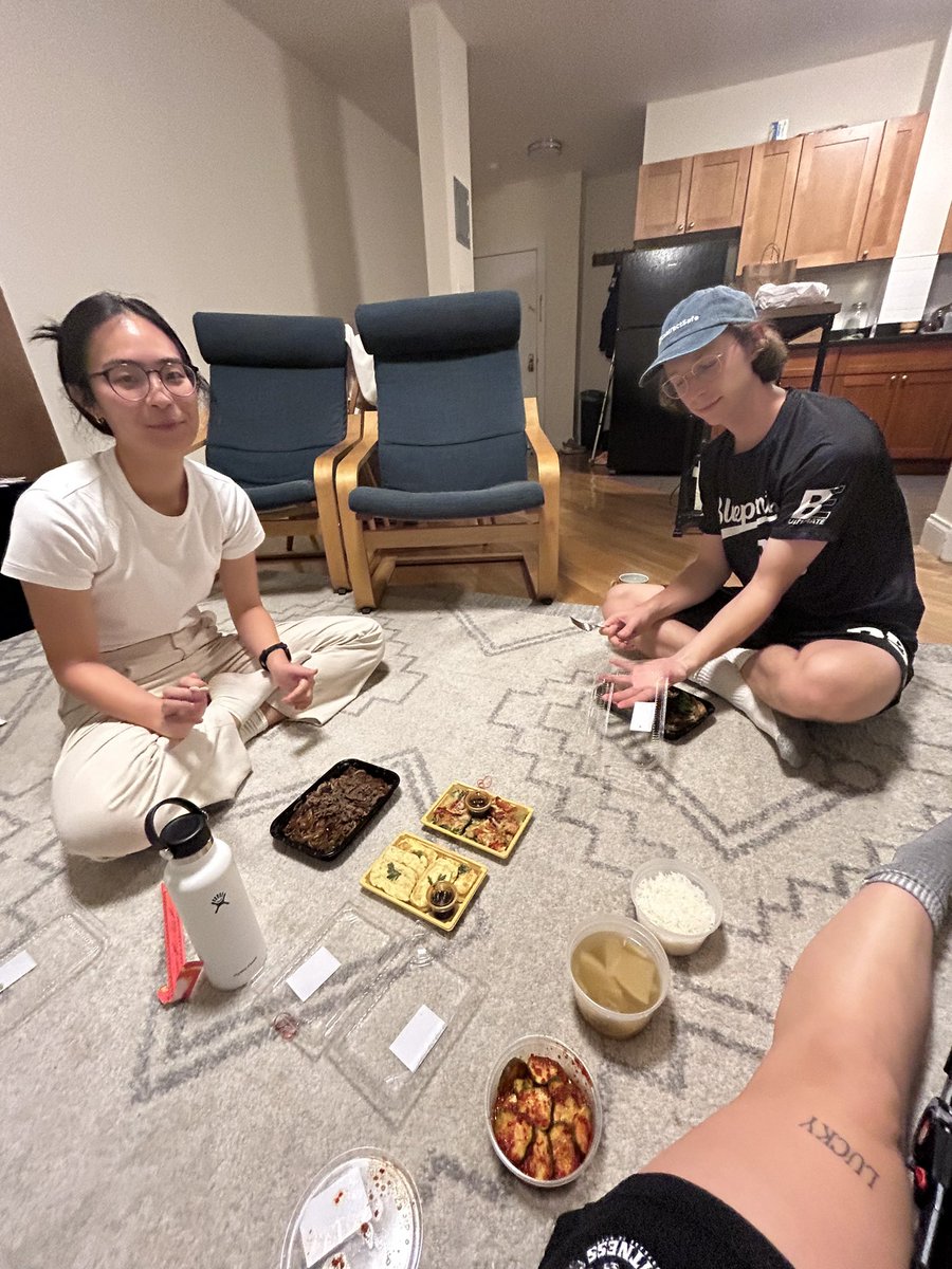 king elisabeth tweet media