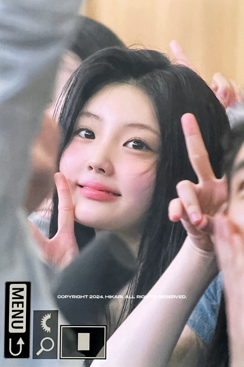 웃는 게 젤 예뻐 🍑👈🏻