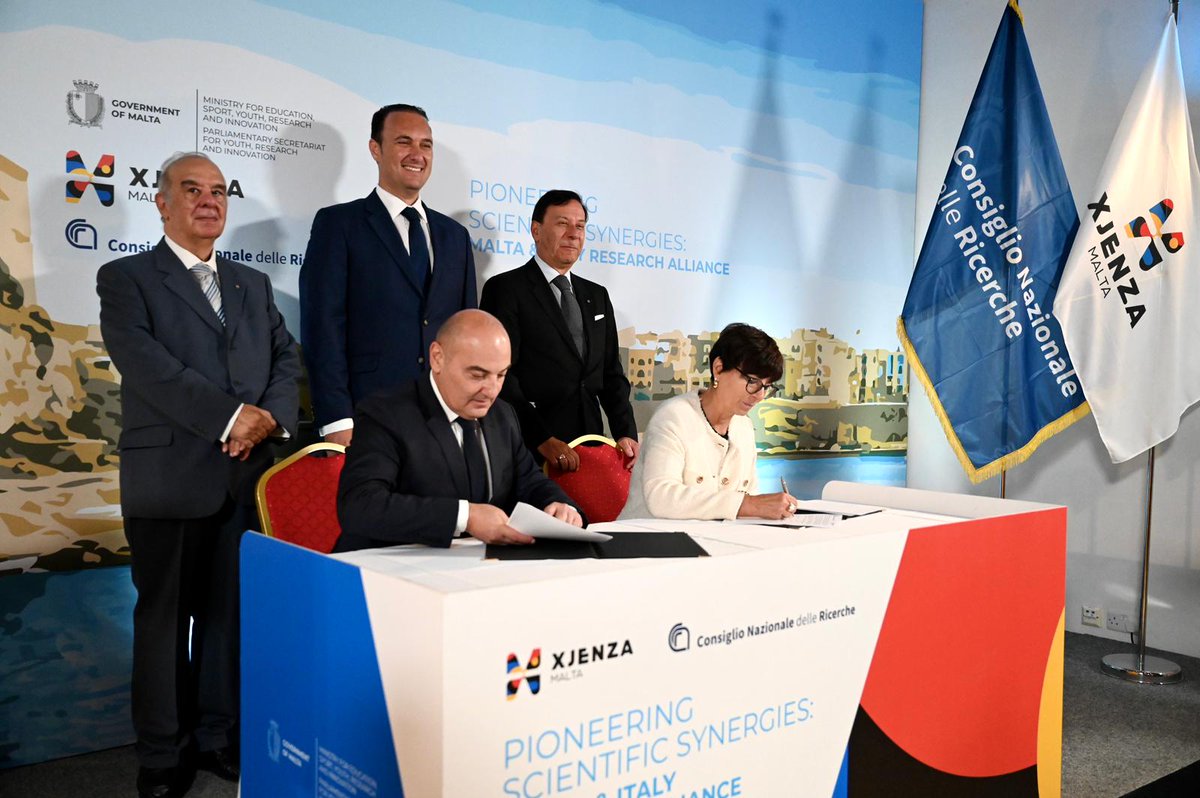 Xjenza Malta (@mt_xjenzamalta) on Twitter photo Xjenza Malta and <a href="/CNRsocial_/">CNR Consiglio Nazionale delle Ricerche</a> signed a Memorandum of Understanding to strengthen scientific collaboration between Italy and Malta. This agreement will establish a framework for developing joint initiatives that will advance scientific research and innovation in both countries. Xjenza Malta and <a href="/CNRsocial_/">CNR Consiglio Nazionale delle Ricerche</a> signed a Memorandum of Understanding to strengthen scientific collaboration between Italy and Malta. This agreement will establish a framework for developing joint initiatives that will advance scientific research and innovation in both countries.
