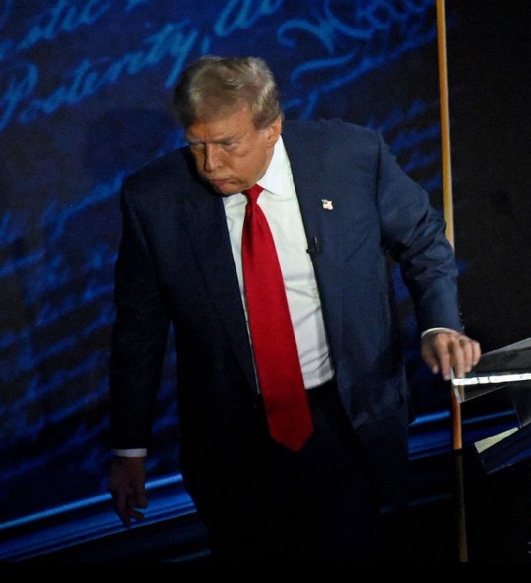 This is the face of a man who knows he just lost. Who agrees? Drop a 💙
#DonOldTrump 
#TrumpIsUnfitForOffice 
#TrumpIsDone
#TrumpLost
#HarrisWalz2024