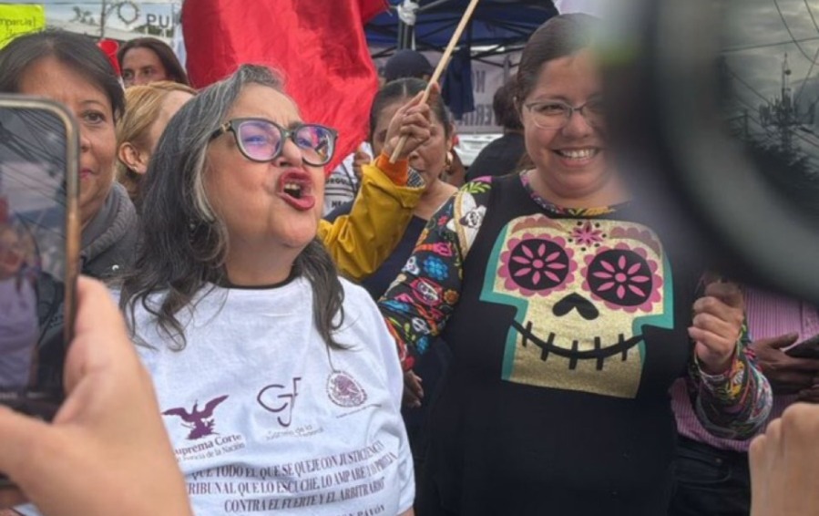 Mamonymex's tweet image. Con 359 votos en la Cámara de Diputados y con 86 votos en el Senado de la República, en ambas con mayoría calificada gracias al Plan C que el pueblo le otorgamos a los legisladores de MORENA, PT y PV...

La 4T hizo tepache de Piña pa&apos; brindar por la #LaReformaAlPoderJudicialVa