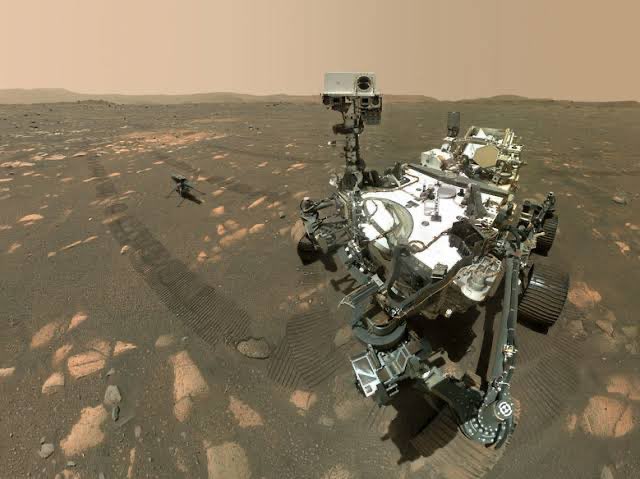 AsgardiaSpace's tweet image. 🌌 140 million miles away on Mars, the Perseverance Rover gazes back at the solitary trail it’s left behind on the Red Planet. A powerful reminder of the incredible journey in the quest to explore new worlds. 🔴🚀 

#PerseveranceRover #Mars #SpaceExploration #NASA