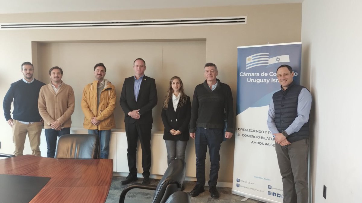 Hoy recibimos a Sergio Dolev, subdirector de los Servicios Veterinarios de Israel, para conversar sobre las oportunidades para exportar productos agropecuarios uruguayos a Israel. 

Agradecemos a <a href="/cpa_ferrere/">CPA FERRERE</a> por el apoyo para la organización de este evento.