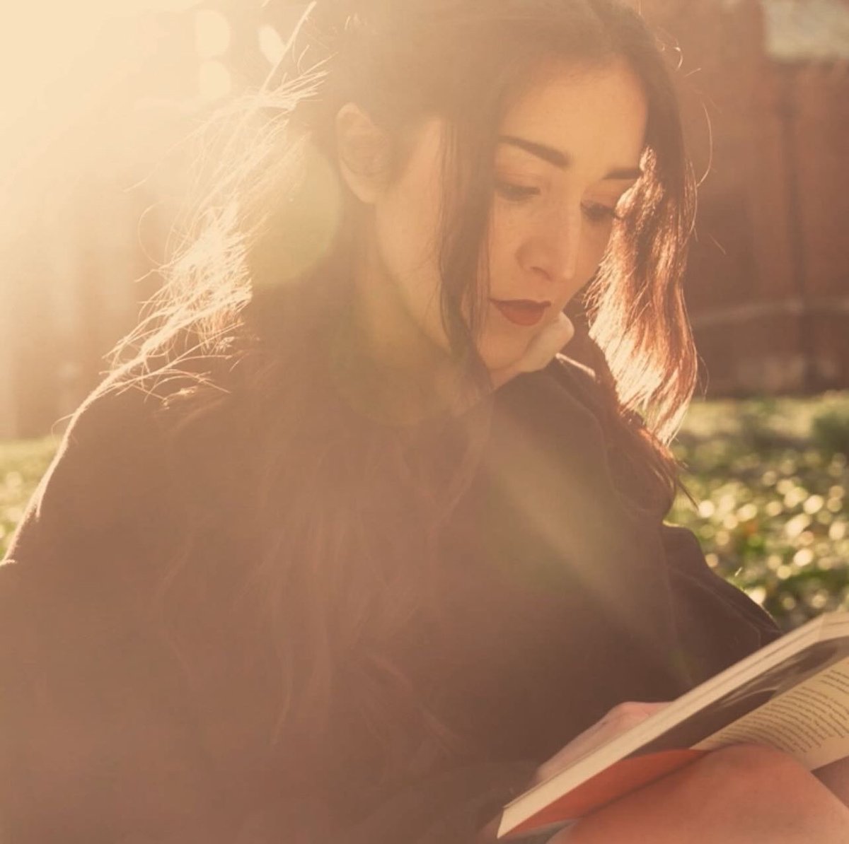 𝙸𝚏 𝙸 𝚌𝚘𝚞𝚕𝚍, 𝙸’𝚍 𝚝𝚞𝚛𝚗 𝚋𝚊𝚌𝚔 𝚝𝚒𝚖𝚎 ⏳ 
coming soon…

#autumnaesthetic #darkacademiaaesthetic 
(photo by @marshallxloren )