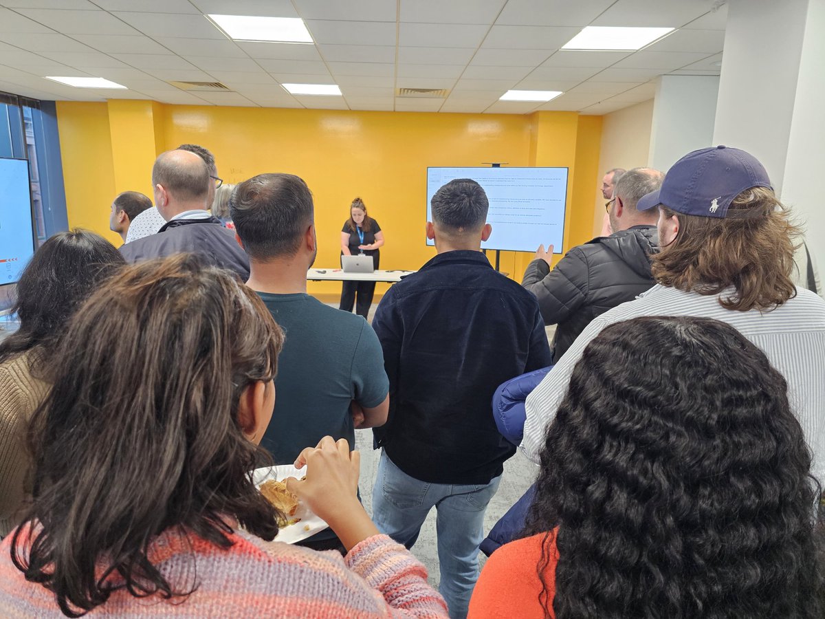 GarthGilmour's tweet photo. That was great fun. Panel Q&A followed by a Carousel of product demos and group discussion. Even had a chance to promote #MeetupFest and @NIDevConf. Thank you @ProductTankBFS and @Liberty_IT ๐. https://t.co/dfMRyxSKaJ