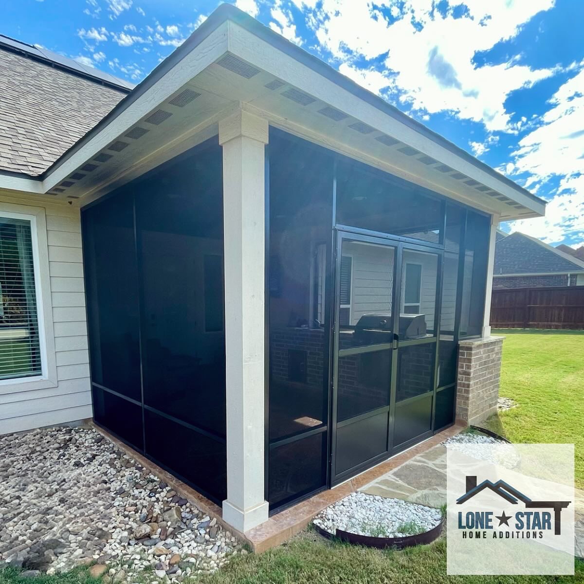 LSHomeAdditions's tweet image. Another beautiful Screen Room installation completed in Castroville, Texas. Enhance your outdoor space with a custom-designed patio enclosure today! ☀️🏠 #CastrovilleTX #PatioDesign #BeforeAndAfter 

lonestarhomeadditions.com

210-986-0628