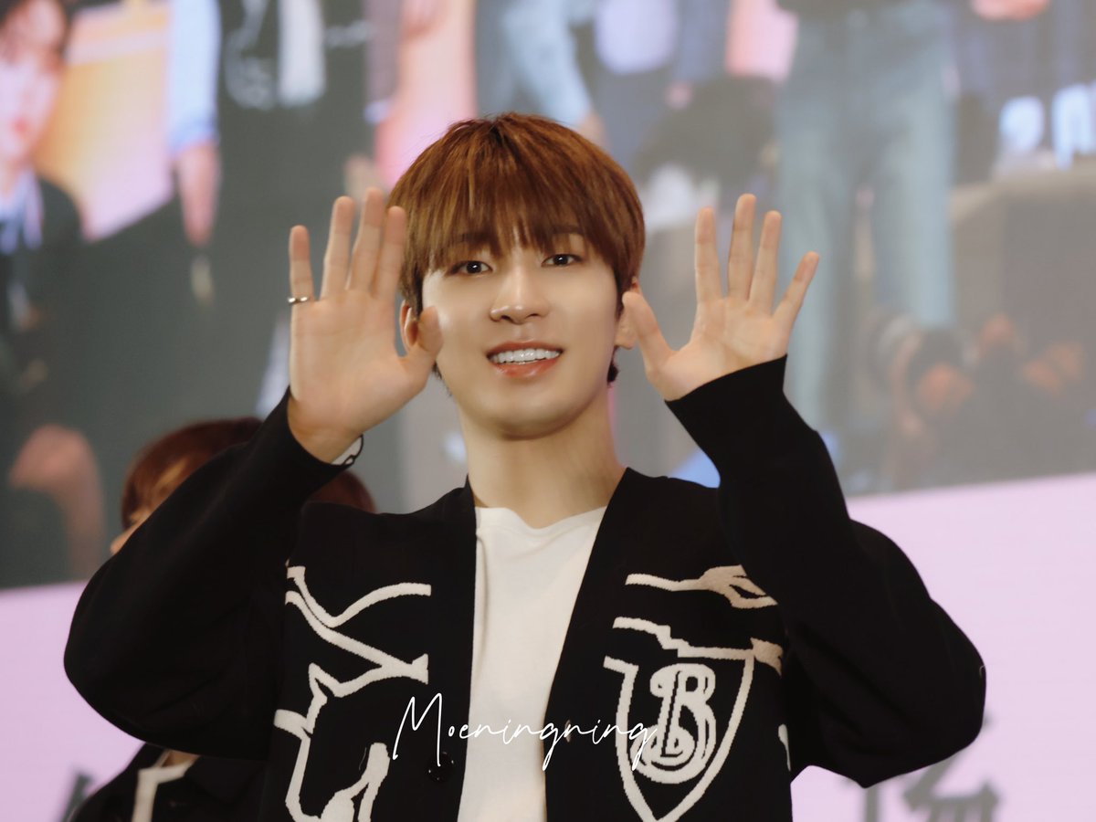 Moe 닝닝 tweet media