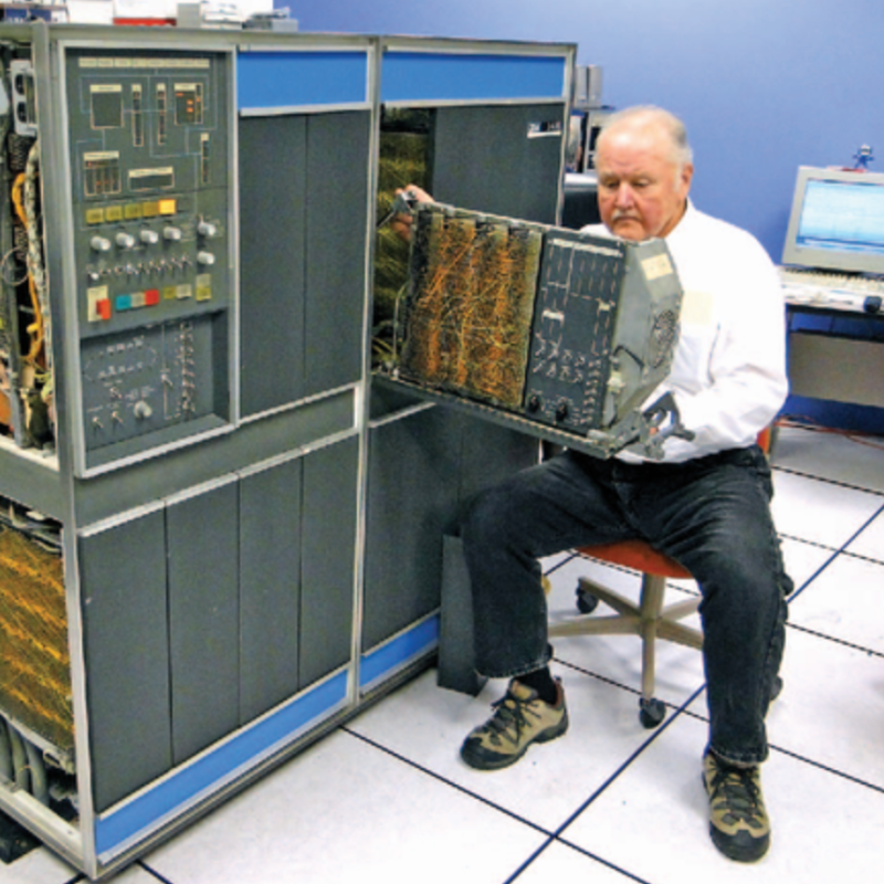 Quora's tweet photo. Why is the processor of microcomputers referred to as a microprocessor? Answer by Joe Zbiciak, processor architect for ~25 years: "Eventually, we managed to get the processor down to a few chips, or a single chip. Those implementations earned the prefix 'micro'..."