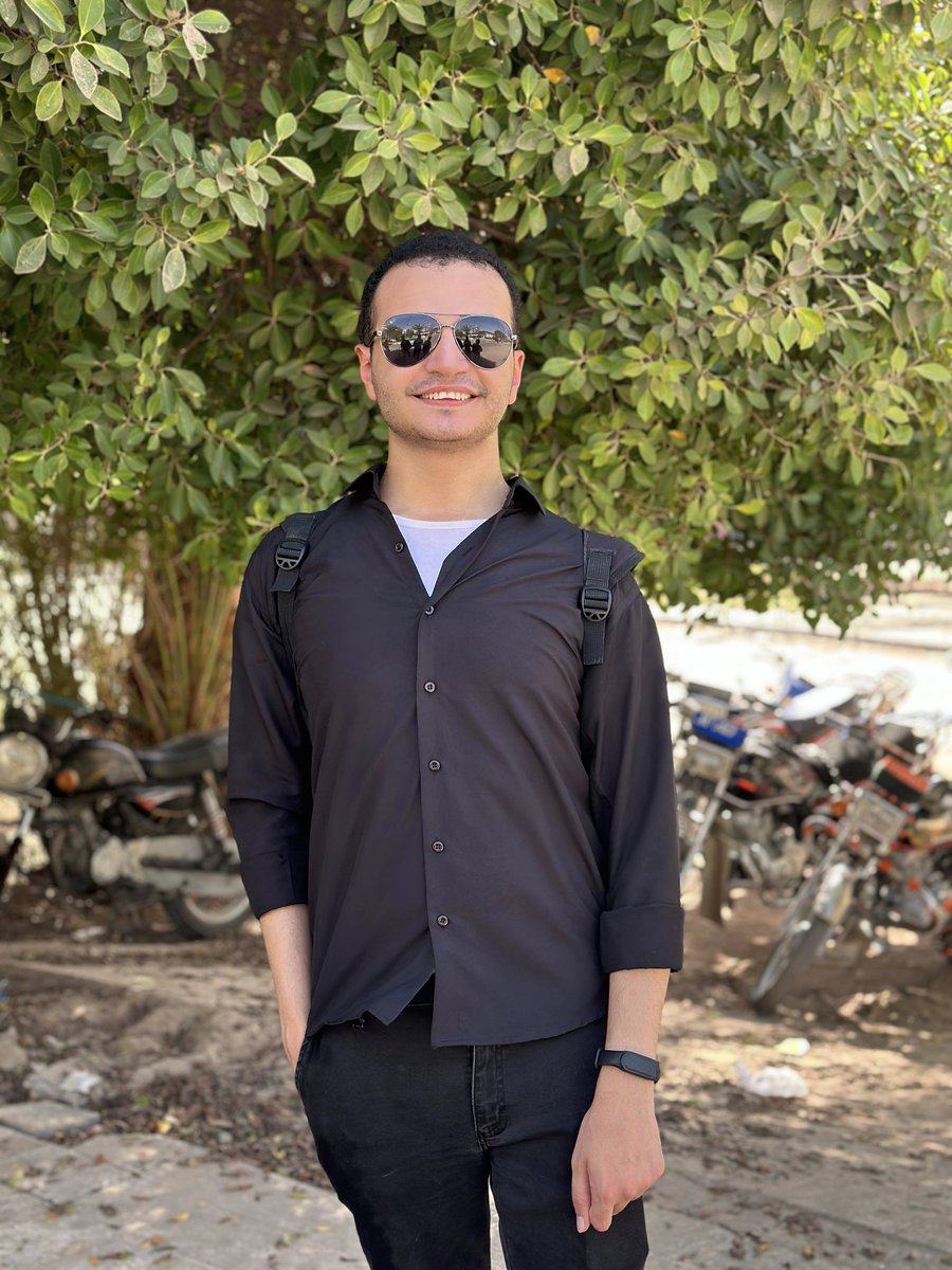 Forcoast1's tweet image. &quot;The Black Rose shall bloom once more.&quot; 🌹🖤🔥
#section2
#men2inblack
#med60graduationvibes