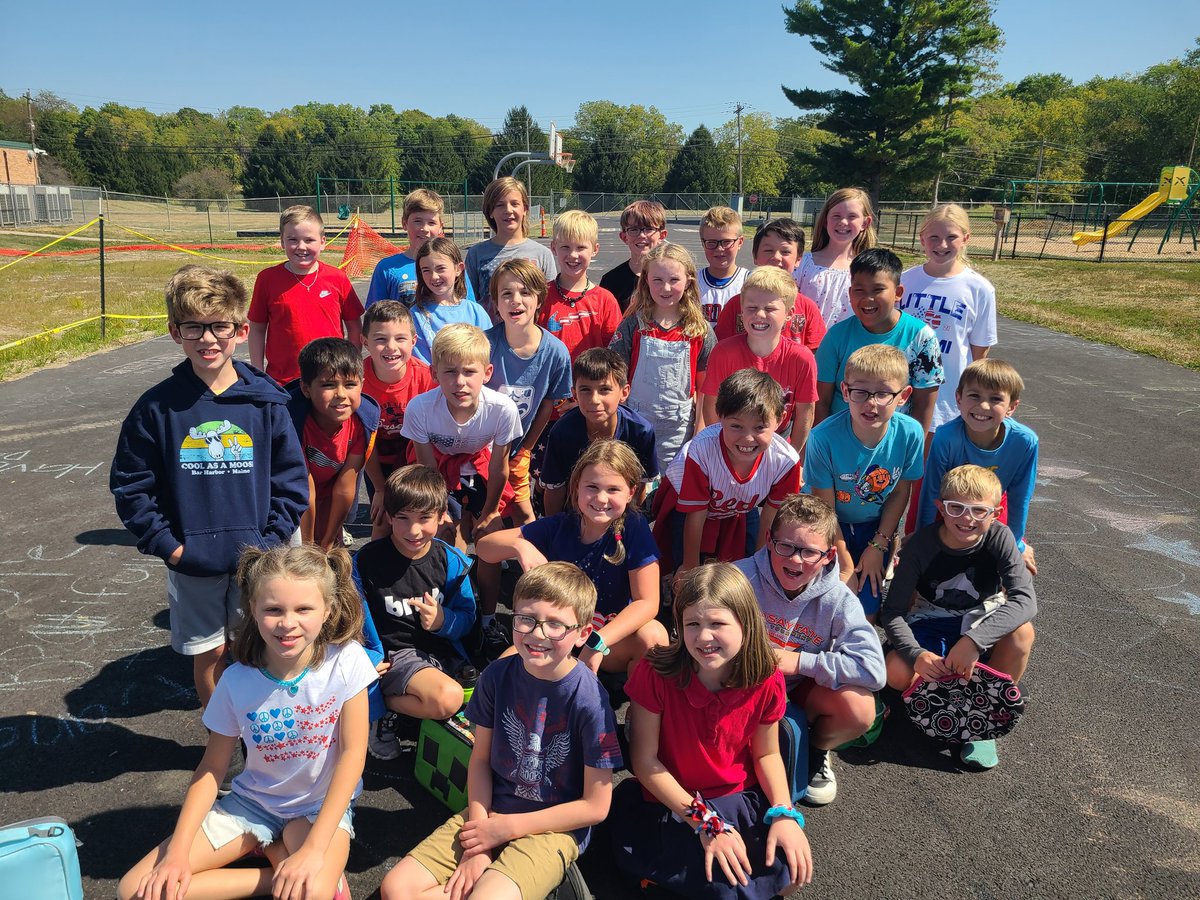 LMTeamBE's tweet photo. Celebrating our patriotism and remembering 9/11. #TeamBE #LMElementary https://t.co/0AUTIgAvbX
