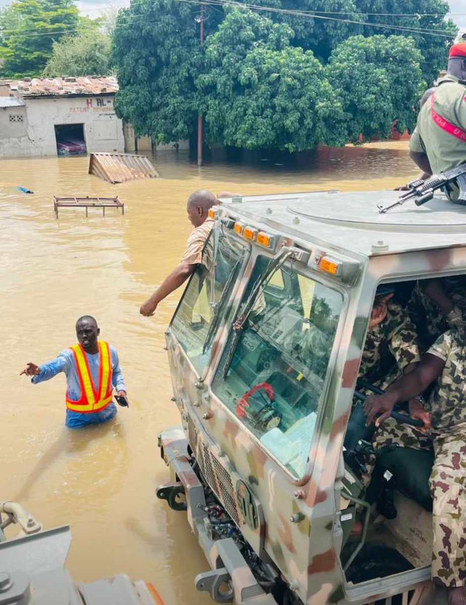 HaleeAbatcha's tweet photo. Providing leadership isn’t just about words but actions! @ProfZulum is living proof, traversing through floodwaters with the rescue team to reach those trapped. Such extraordinary commitment &amp; unparalleled dedication deserves our prayers!

Your Excellency, Hats off to YOU! https://t.co/BQRMVe4iYi