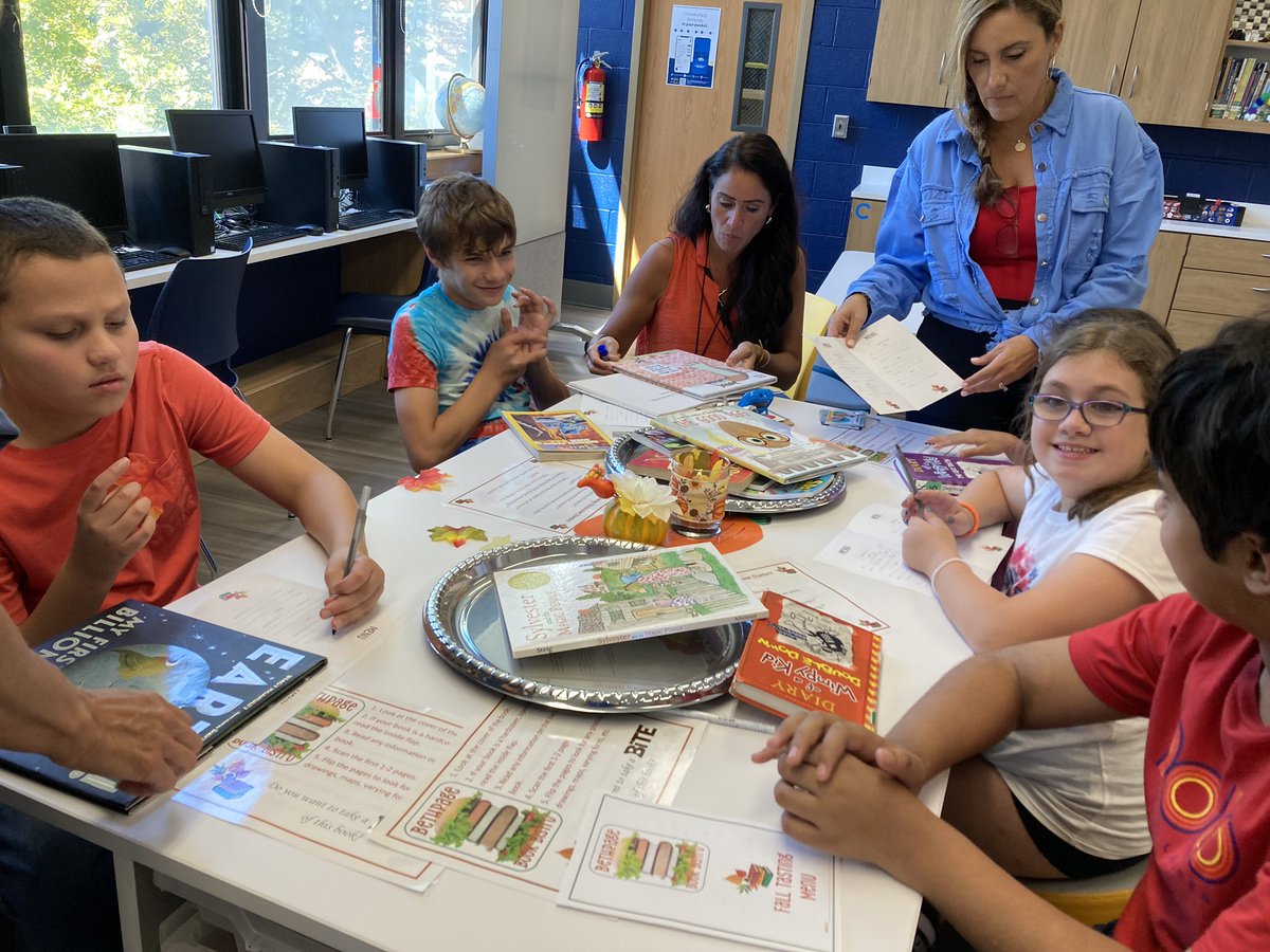 Academy students visited the library for a Fall Book Tasting! 🍁🍂🍁📚