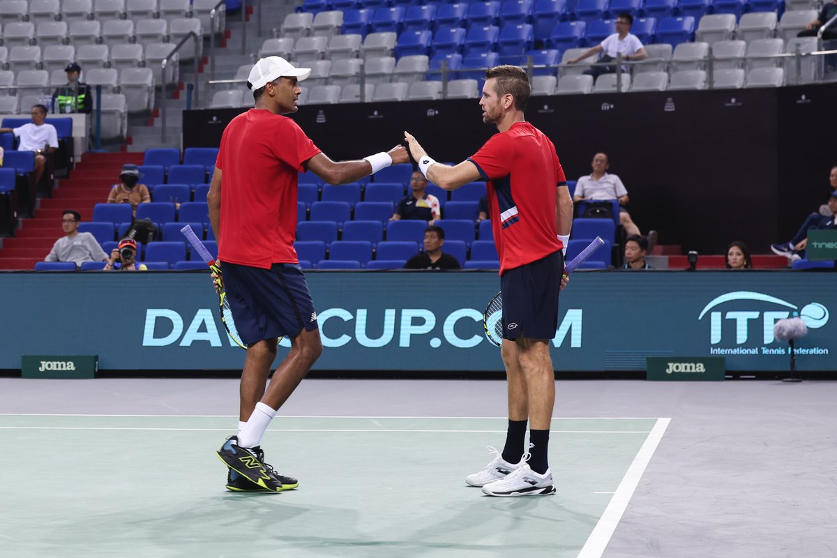 The dynamic doubles duo does it again!

📸 ITF - #DavisCup