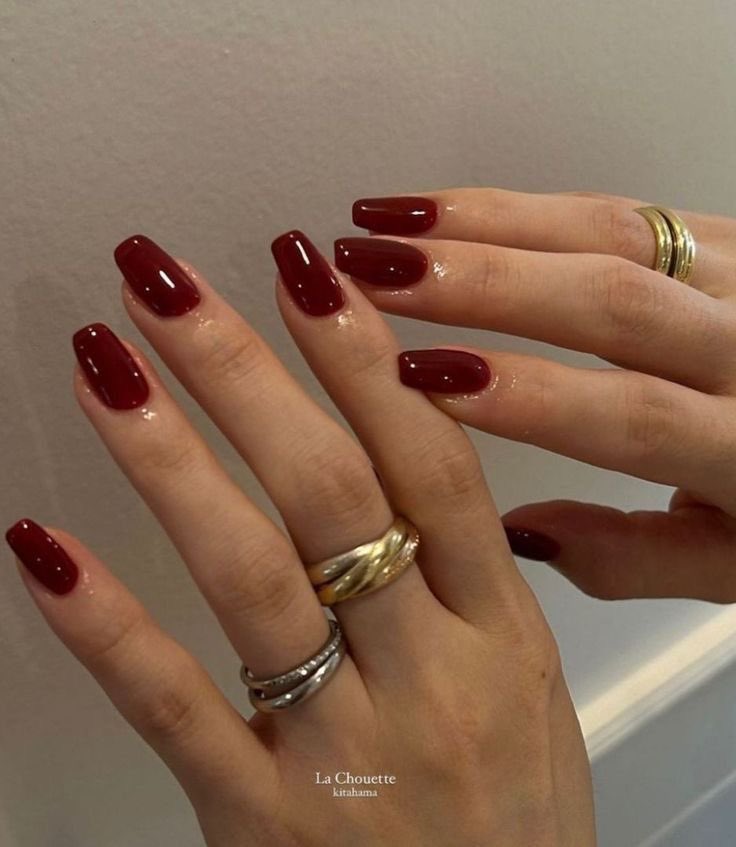 Diorgirlx's tweet photo. cherry red nails https://t.co/JhtNCxtUDR
