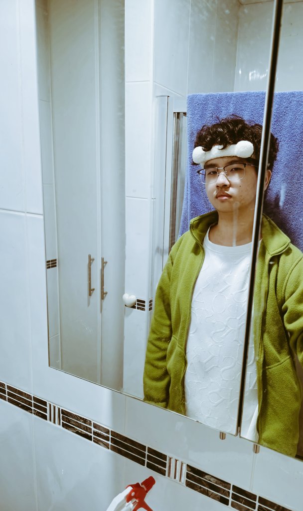 Simp_Chaos's tweet image. Me after sitting in front of my computer, hyping myself to write a single sentence on the newest chapter #writerslife