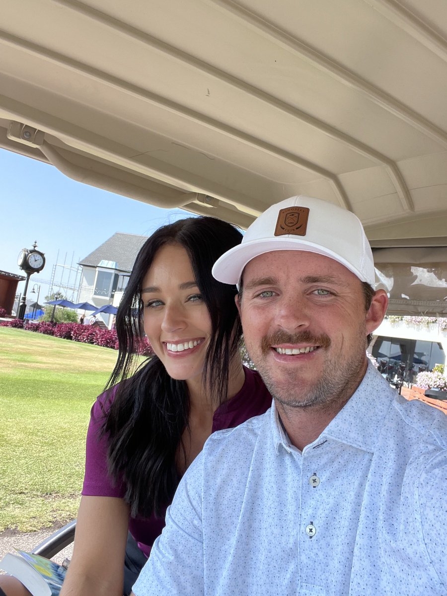 Afternoon round with the wife!🏌🏽‍♂️
