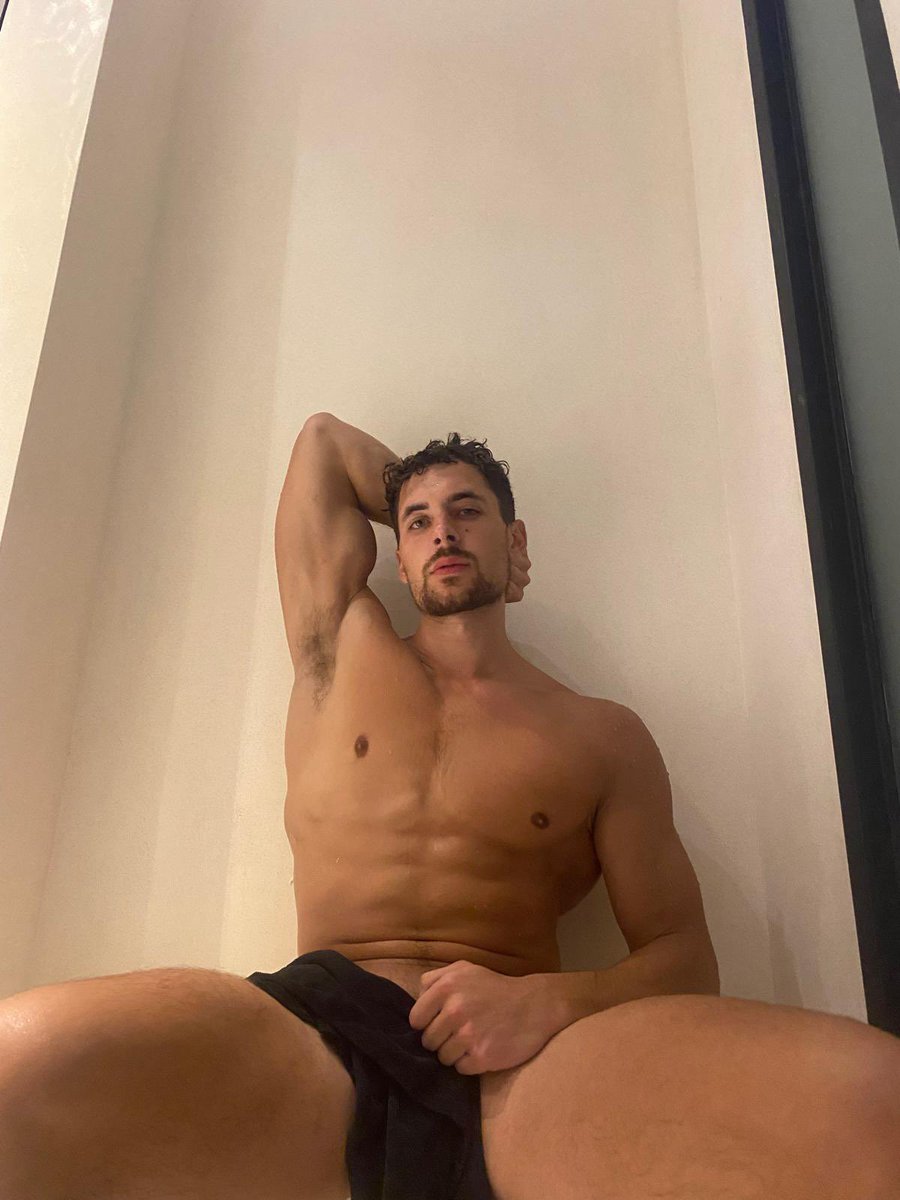 FindomBryan's tweet image. OnlyFans FREE for a LIMITED TIME!! 😈

linktr.ee/kingbryanlong