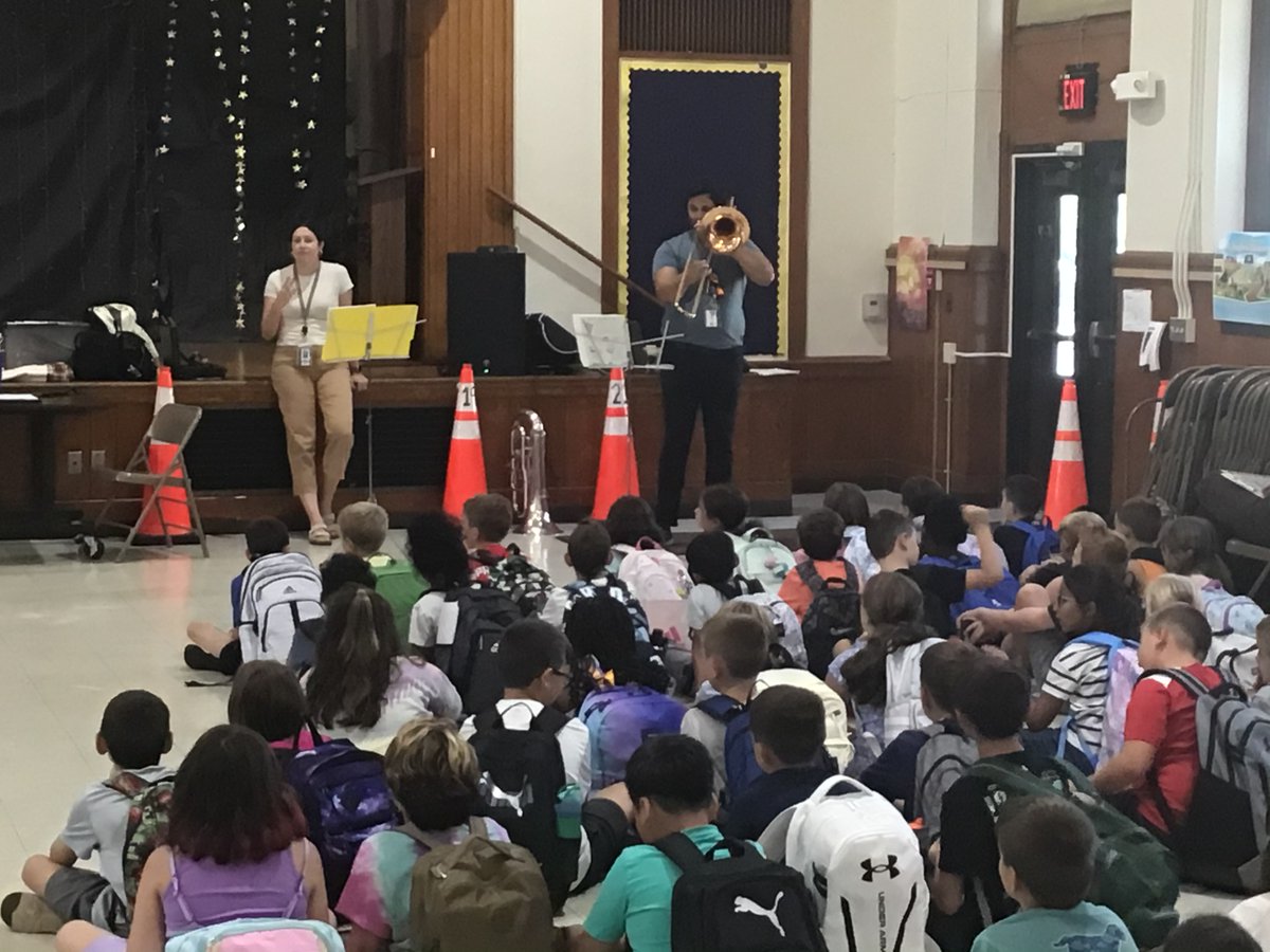 Orchestra and Band Demo Concert today for 3rd, 4th, and 5th Grades! Look for more info coming home! #yesSTARS #YardvilleMAGIC