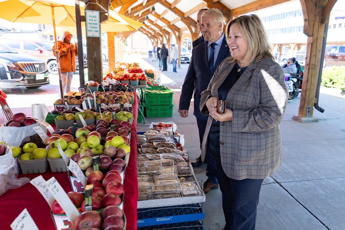 Yesterday, Minister <a href="/LisaThompsonPC/">Lisa Thompson</a> and I announced that Ontario is investing more than $5.7 million in 85 projects to help boost the economy and create jobs in rural communities across the province. This supports projects that create economically strong rural communities!