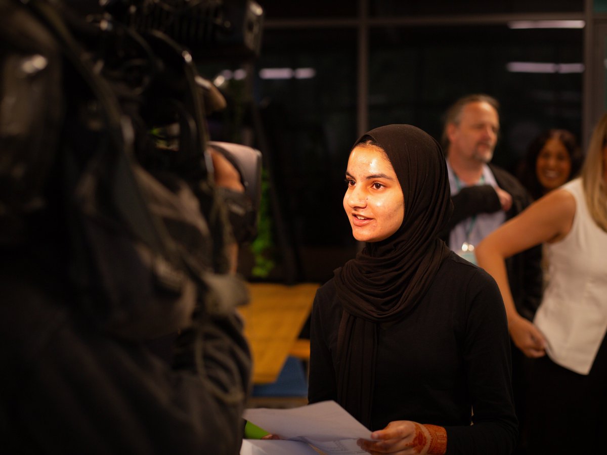 Ammarah achieved an A*, A, A in her Economics, Accounting, Politics A-Levels! 🌟

She is now heading to Ernst &amp; Young LLP Accountancy to begin an apprenticeship there.

Congratulations Ammarah! 👏

#Alevels #Apprenticeships 👏