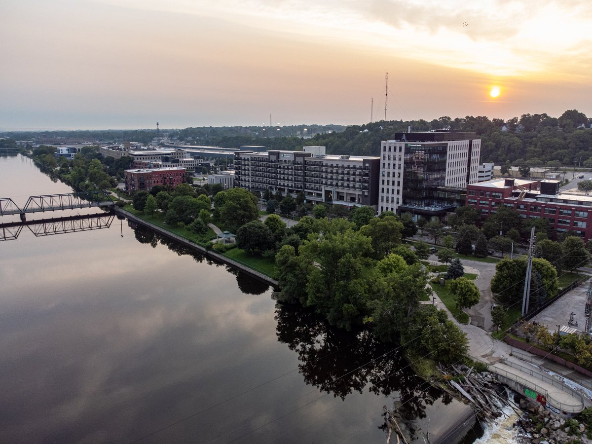 GrandRiverFront's tweet photo. Picture this: Walking or cycling along the river on a crisp morning, taking in the sights and sounds of nature right in the heart of the city. That’s what’s in store with the new trails and green spaces coming to the GR&amp; Riverfront. 🌳🚲 https://t.co/dQDBxnBwyy